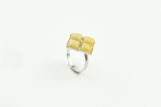 Wundersch�ner Bernstein Ring �in 925er Silber�gefasst