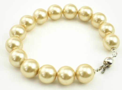 Muschelkern Perlen Armband in Goldfarbe mit Silber Sicherheit Verschluss