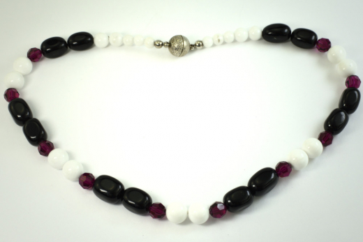 Wunderschne Onyx Nugget/Swarovski/Koralle-Halskette