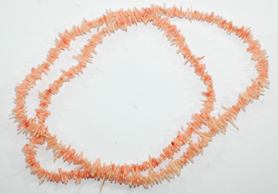 Wunderschne Koralle-Splitterhalskette Farbe orange