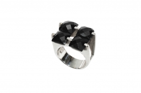 Ring mit 4 Onyx Steine facettierte in 925-Silber gefasst