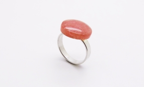Damenring Rhodochrosit dunkel gefasst in 925-Silber