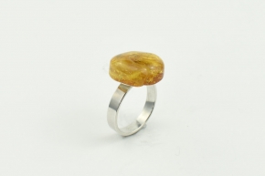 Variabel Bernstein Ring in 925er Silber gefasst.