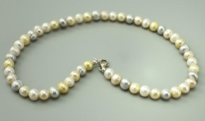 Süßwasser Perlenkette in weiß, gold und grau Ton mit 925 er Silber 