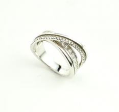 Wunderschöne Ring in 925 Silber mit Zirkonia