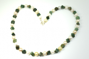 Afrika Jade Wrfel und Swasserperle Halskette